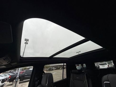 Certified 2024 Cadillac Escalade ESV Premium Luxury image 7