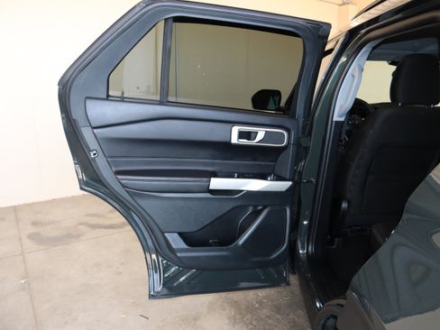 Certified 2023 Ford Explorer XLT RWD image 38
