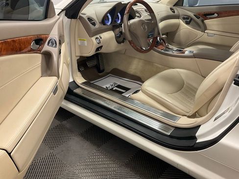 Used 2009 Mercedes-Benz SL 550 image 18