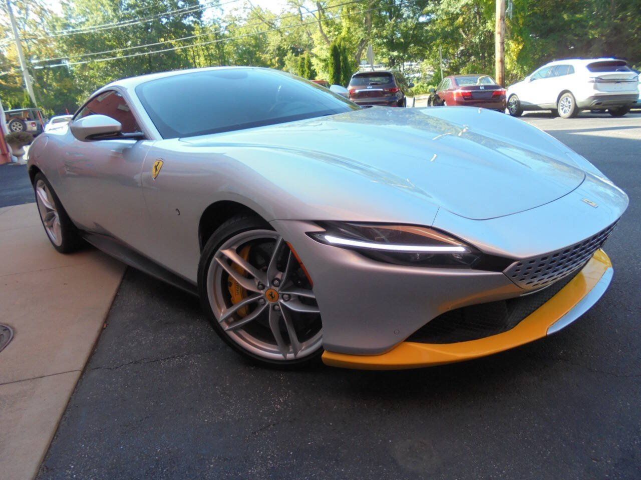 Used 2021 Ferrari Roma RWD image 3
