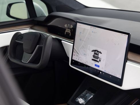 Used 2022 Tesla Model X AWD/4WD image 25
