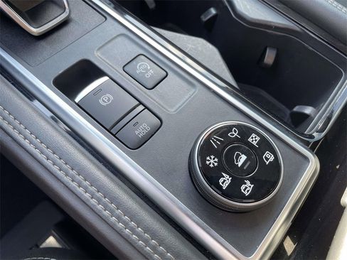 Used 2024 Nissan Pathfinder Platinum w/ Cargo Package image 26