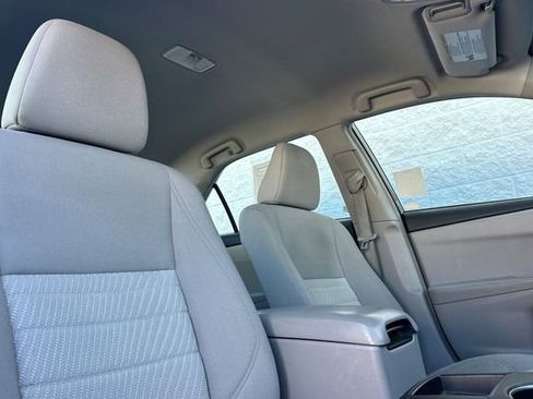 Used 2017 Toyota Camry LE FWD image 18