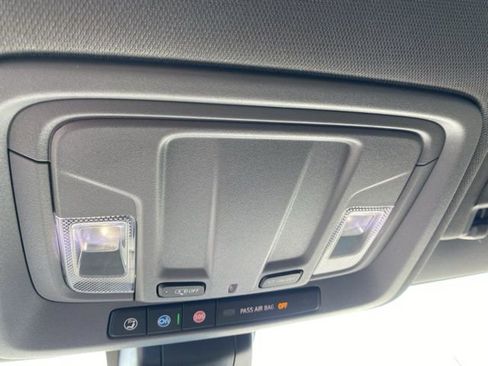 Used 2023 Chevrolet Silverado 2500 Custom w/ Custom Value Package image 29