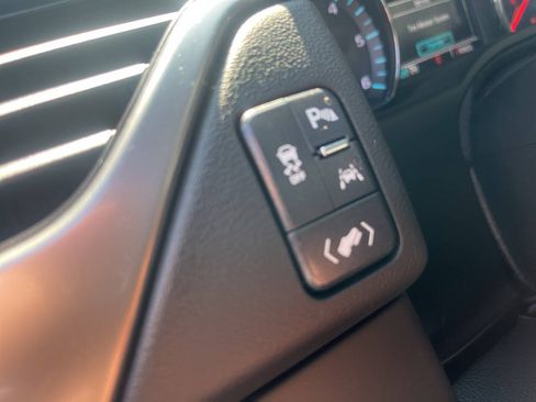 Used 2019 Chevrolet Suburban LT AWD/4WD image 31