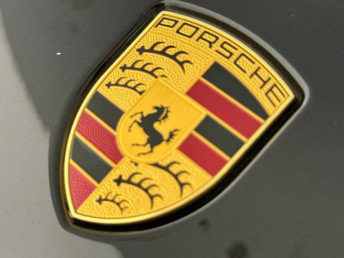 Used 2023 Porsche Cayenne w/ Premium Package AWD/4WD image 32