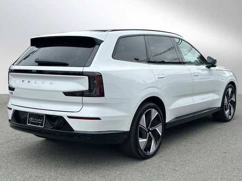 New 2025 Volvo EX90 Ultra image 3