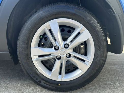 New 2025 Nissan Kicks Play S image 12