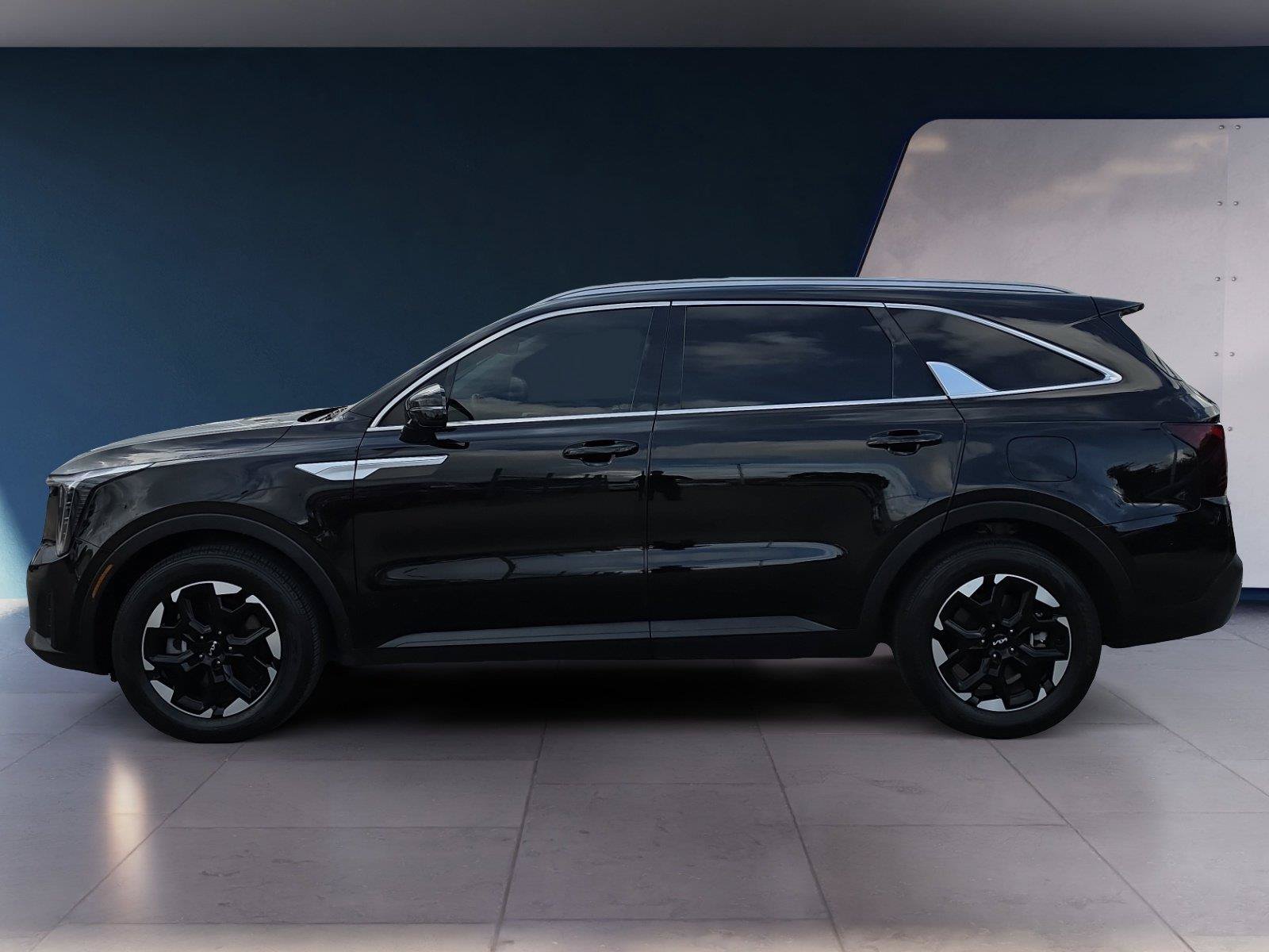 Used 2025 Kia Sorento S FWD image 2