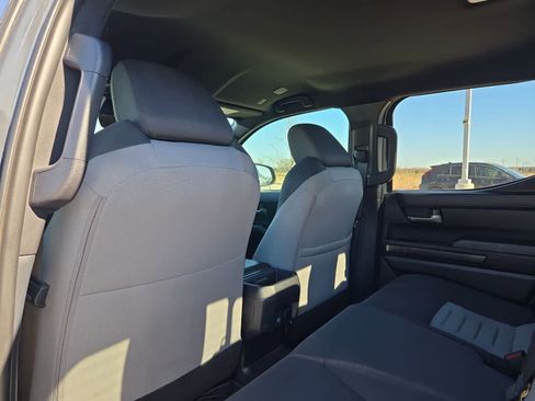 Used 2024 Toyota Tacoma TRD Off-Road image 17