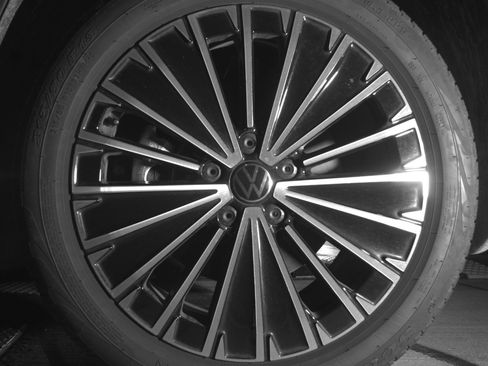 Used 2025 Volkswagen Taos SE image 12