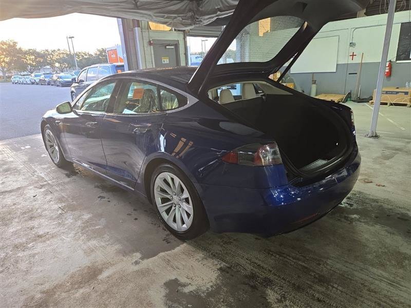 Used 2018 Tesla Model S 100D AWD/4WD image 2