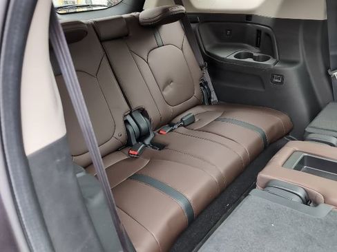 Used 2025 Honda Pilot Elite image 23