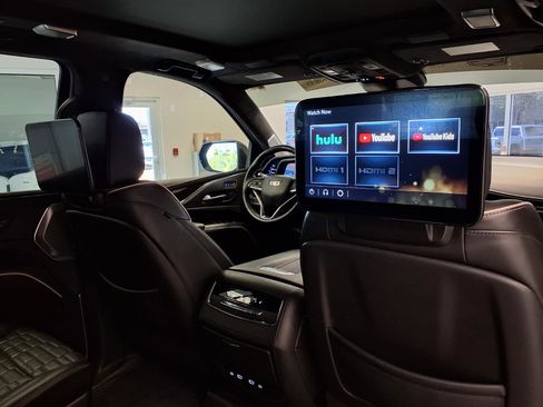 Certified 2023 Cadillac Escalade Sport Platinum w/ LPO, ONYX Package AWD/4WD image 16