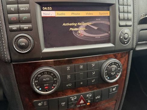 Used 2010 Mercedes-Benz GL 450 4MATIC image 4