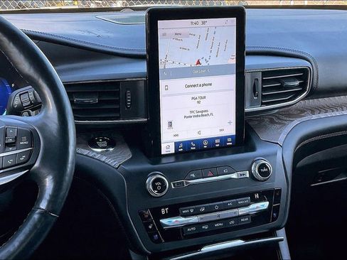 Certified 2020 Ford Explorer Platinum w/ Premium Technology Package image 5