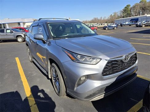Used 2021 Toyota Highlander Platinum image 11