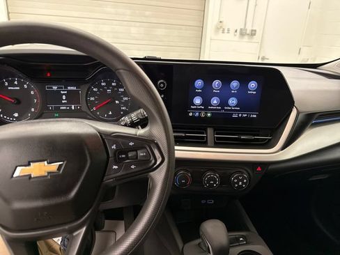 Used 2024 Chevrolet Trax LS FWD image 14