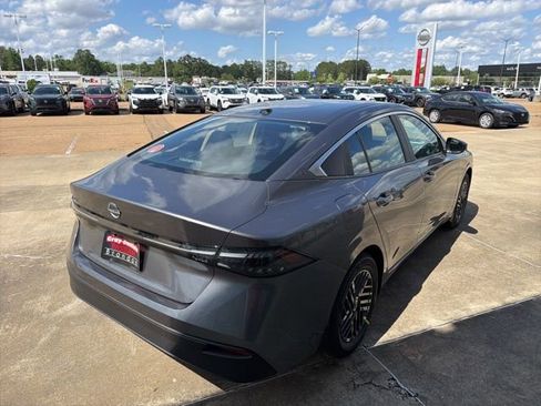New 2026 Nissan Sentra SV FWD image 4