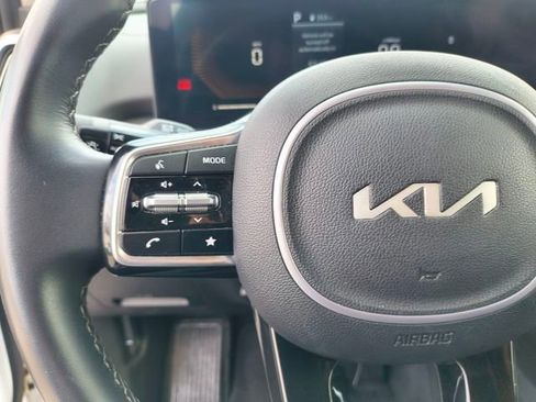 Certified 2024 Kia Sorento S image 4
