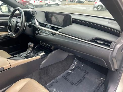 Used 2020 Lexus ES 350 ES 350 Sedan 4D w/ Premium Package image 15