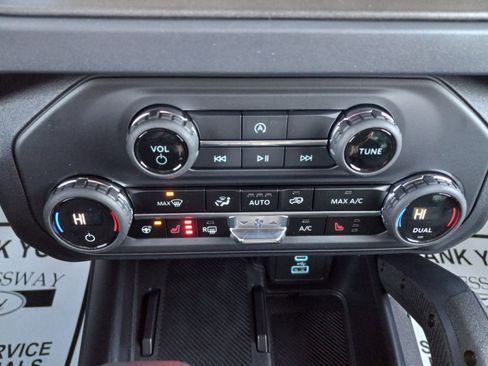 New 2025 Ford Bronco Badlands AWD/4WD image 21