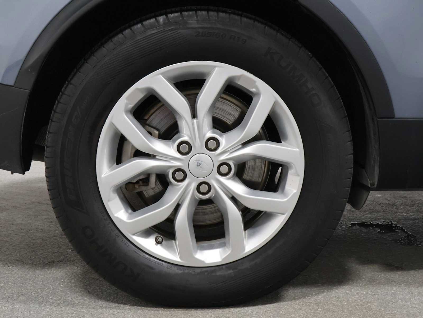 Used 2020 Land Rover Discovery SE AWD/4WD image 34