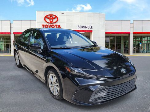 Used 2025 Toyota Camry LE FWD image 2