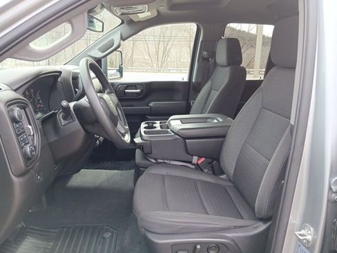 Used 2025 Chevrolet Silverado 2500 Custom w/ Custom Value Package image 8