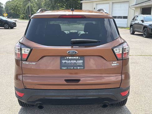 Used 2017 Ford Escape SE w/ Equipment Group 201A AWD/4WD image 5
