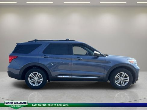 Used 2021 Ford Explorer XLT w/ Class III Trailer Tow Package AWD/4WD image 2