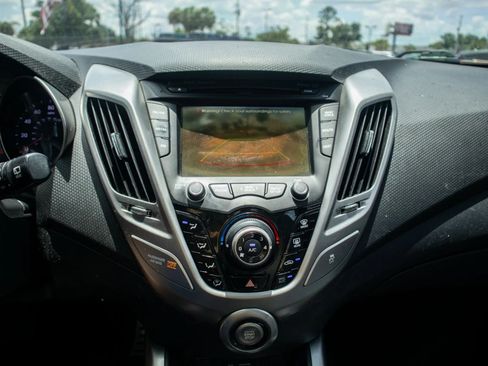 Used 2013 Hyundai Veloster w/ Style Pkg FWD image 26