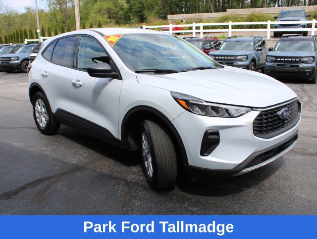 Used 2025 Ford Escape Active AWD/4WD image 6