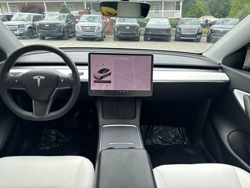 Used 2021 Tesla Model Y Long Range AWD/4WD image 14