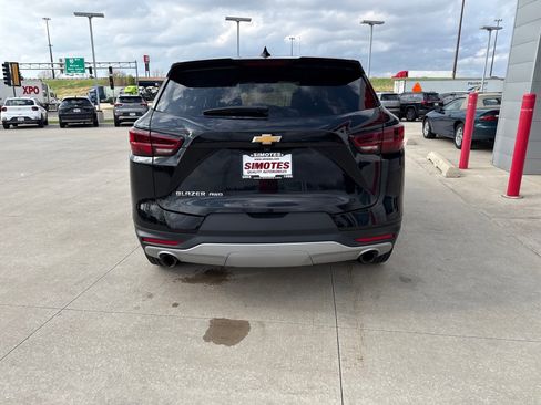 Used 2025 Chevrolet Blazer LT image 3