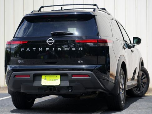Used 2024 Nissan Pathfinder SV w/ SV Premium Package FWD image 4