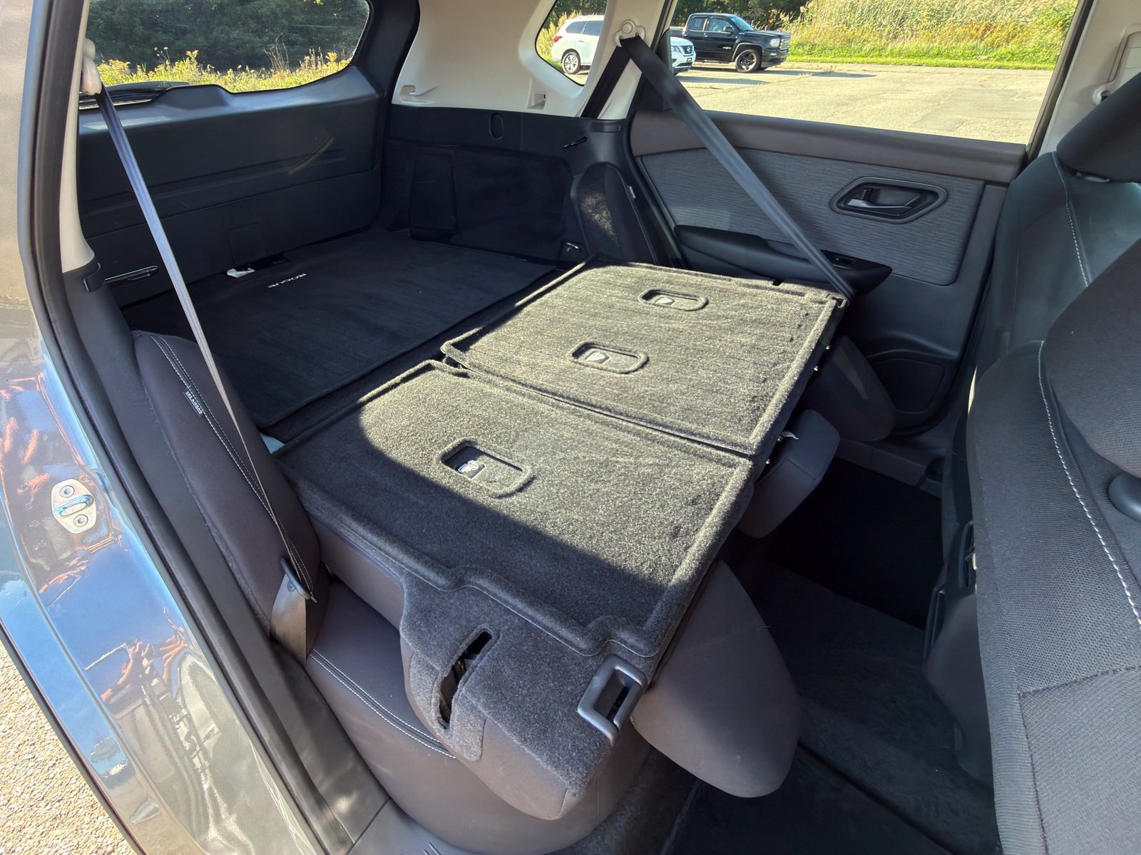 Used 2023 Nissan Rogue S AWD/4WD image 35