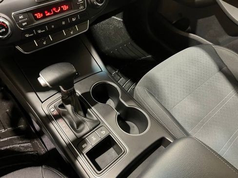 Used 2020 Kia Sorento S image 17