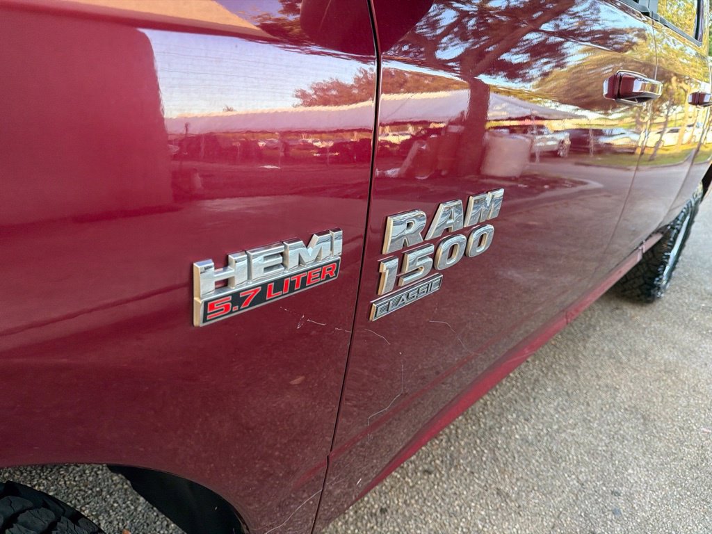 Used 2019 RAM 1500 Classic SLT AWD/4WD image 16