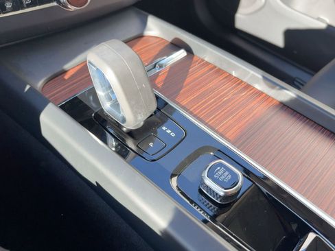 Certified 2024 Volvo XC60 B5 Plus w/ Protection Package Premier image 26