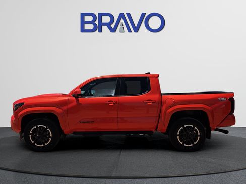 Used 2024 Toyota Tacoma TRD Sport AWD/4WD image 2