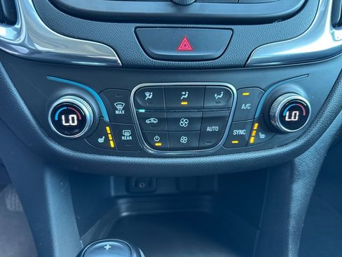 Used 2018 Chevrolet Equinox LT w/ Sun & Infotainment Package image 13