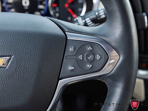 Used 2023 Chevrolet Traverse Premier AWD/4WD image 32