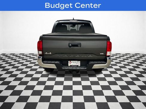 Used 2021 Toyota Tacoma SR5 AWD/4WD image 7