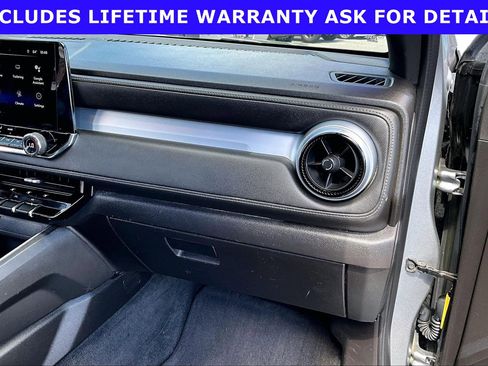 Used 2023 Chevrolet Colorado LT w/ LT Convenience Package AWD/4WD image 13