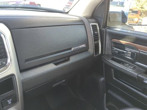 Used 2017 RAM 3500 Laramie w/ Convenience Group image 8