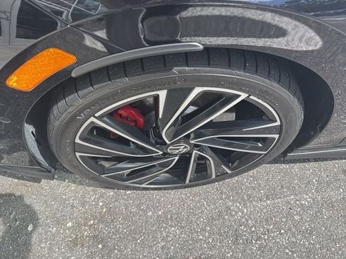 Used 2022 Volkswagen GTI Autobahn image 4