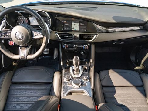 Used 2023 Alfa Romeo Giulia Quadrifoglio image 23