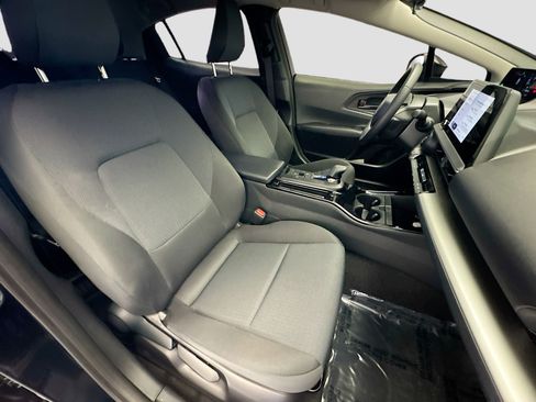 Used 2024 Toyota Prius Limited image 15