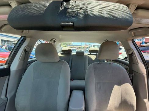 Used 2013 Toyota Corolla LE FWD image 25